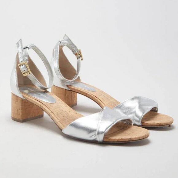Diane Von Furstenberg FLORENCE METALLIC NAPPA LEATHER SANDALS IN SILVER Size 11 - Picture 1 of 12